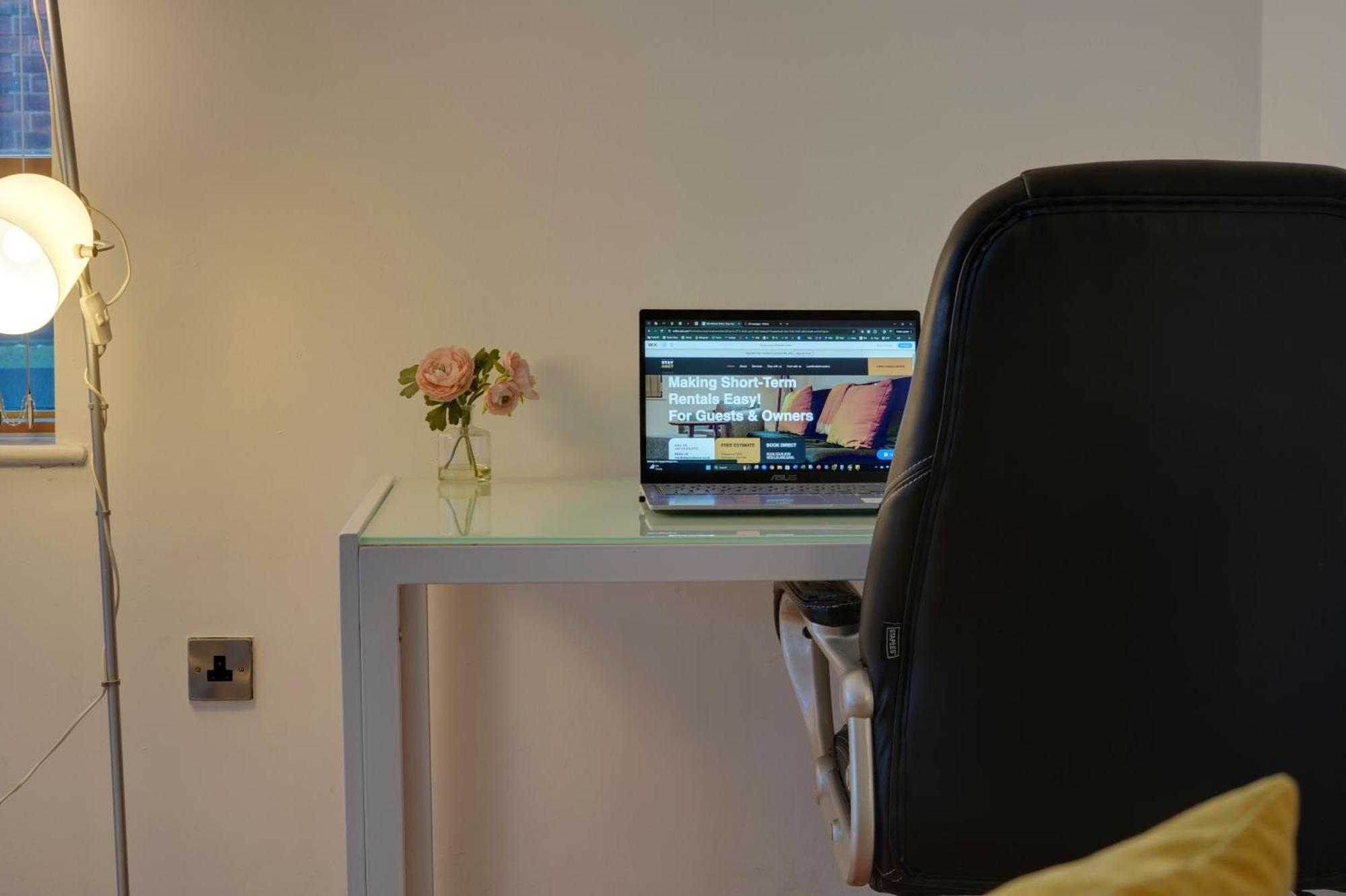 Stylish 2 Bed Apt 18 - City Centre, Free Parking, Espresso Machine & Netflix - Hosted By Stay Host Save Sheffield Exterior photo