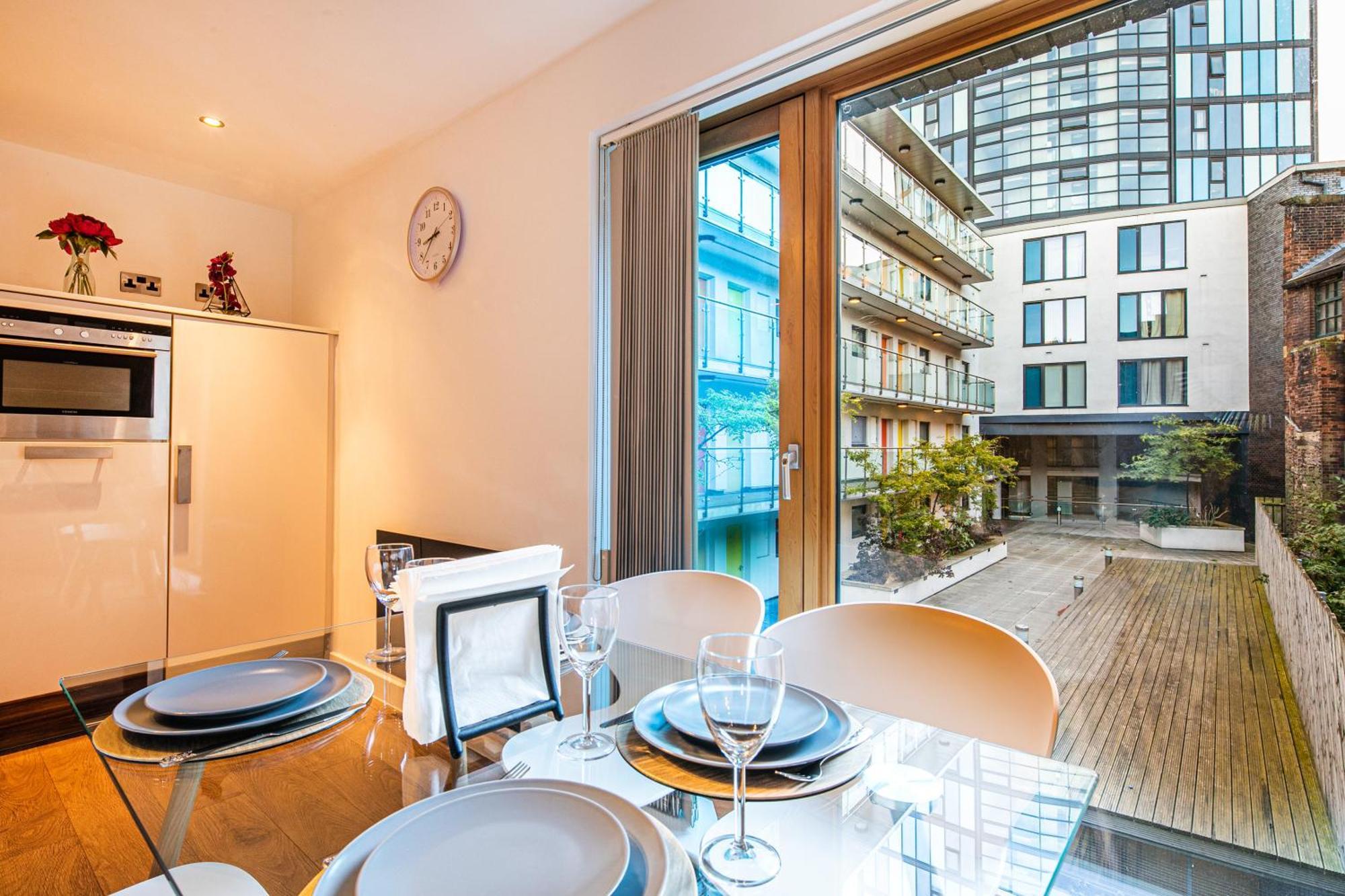 Stylish 2 Bed Apt 18 - City Centre, Free Parking, Espresso Machine & Netflix - Hosted By Stay Host Save Sheffield Exterior photo