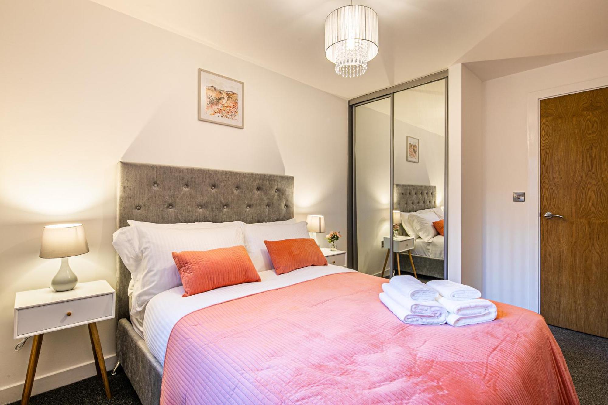 Stylish 2 Bed Apt 18 - City Centre, Free Parking, Espresso Machine & Netflix - Hosted By Stay Host Save Sheffield Exterior photo
